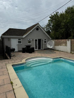 Full access Pool House